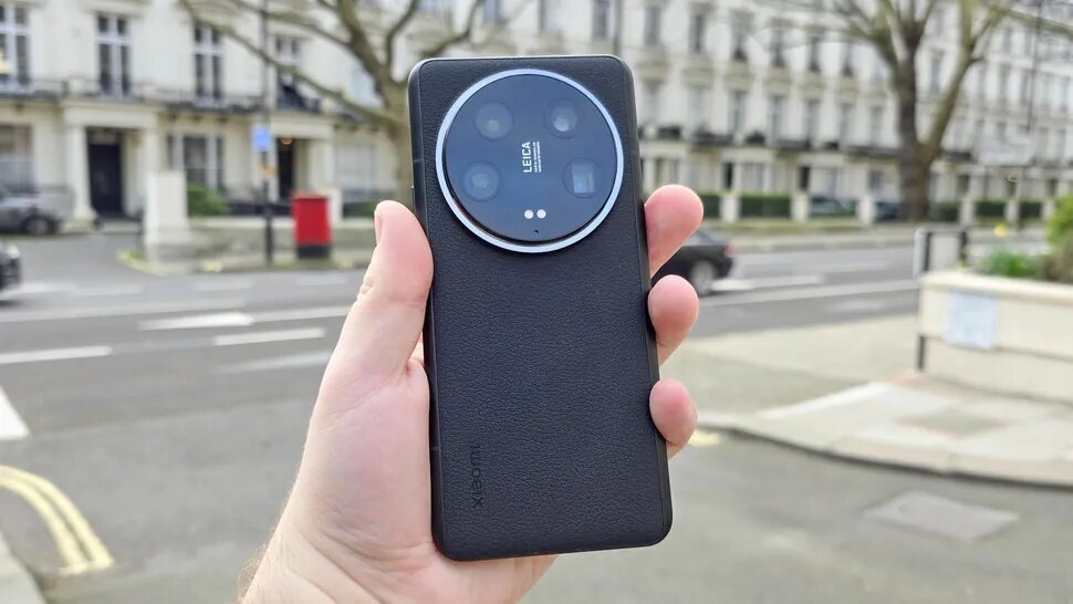 رقابت نفس‌گیر آیفون ۱۵ با شیائومی ۱۴ / برنده کدام است؟