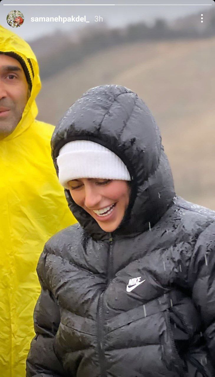 عکس عاشقانه سمانه پاکدل و هادی کاظمی زیر باران عکس عاشقانه سمانه پاکدل و هادی کاظمی زیر باران