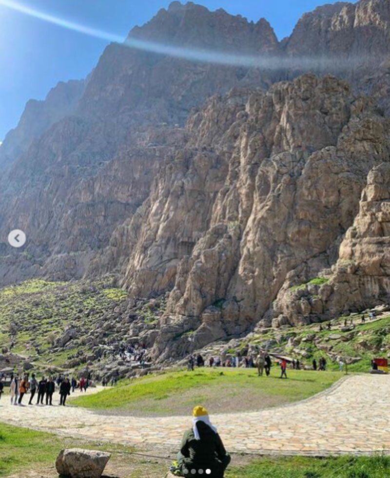 عکس‌های دیدنی الناز شاکردوست در بیستون با تیپ متفاوت