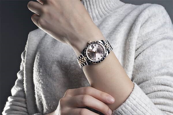 برای روز مادر به مادرمان چه هدیه‌ای بدهیم؟