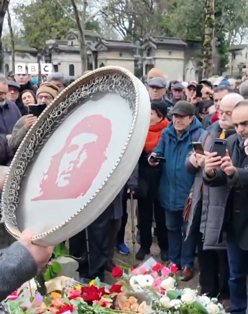 تصویری عجیب از تجمع برخی ایرانی‌ها در پاریس