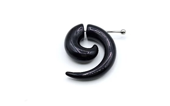 انواع پیرسینگ گوش و روش‌های مراقبت