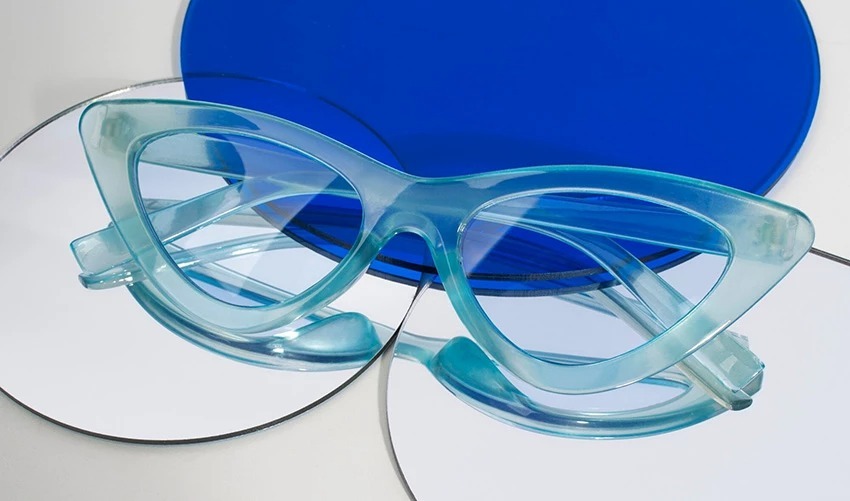 مزایا و معایب عینک بلوکات؛ هر آنچه که باید در مورد عینک بلوکات بدانیم