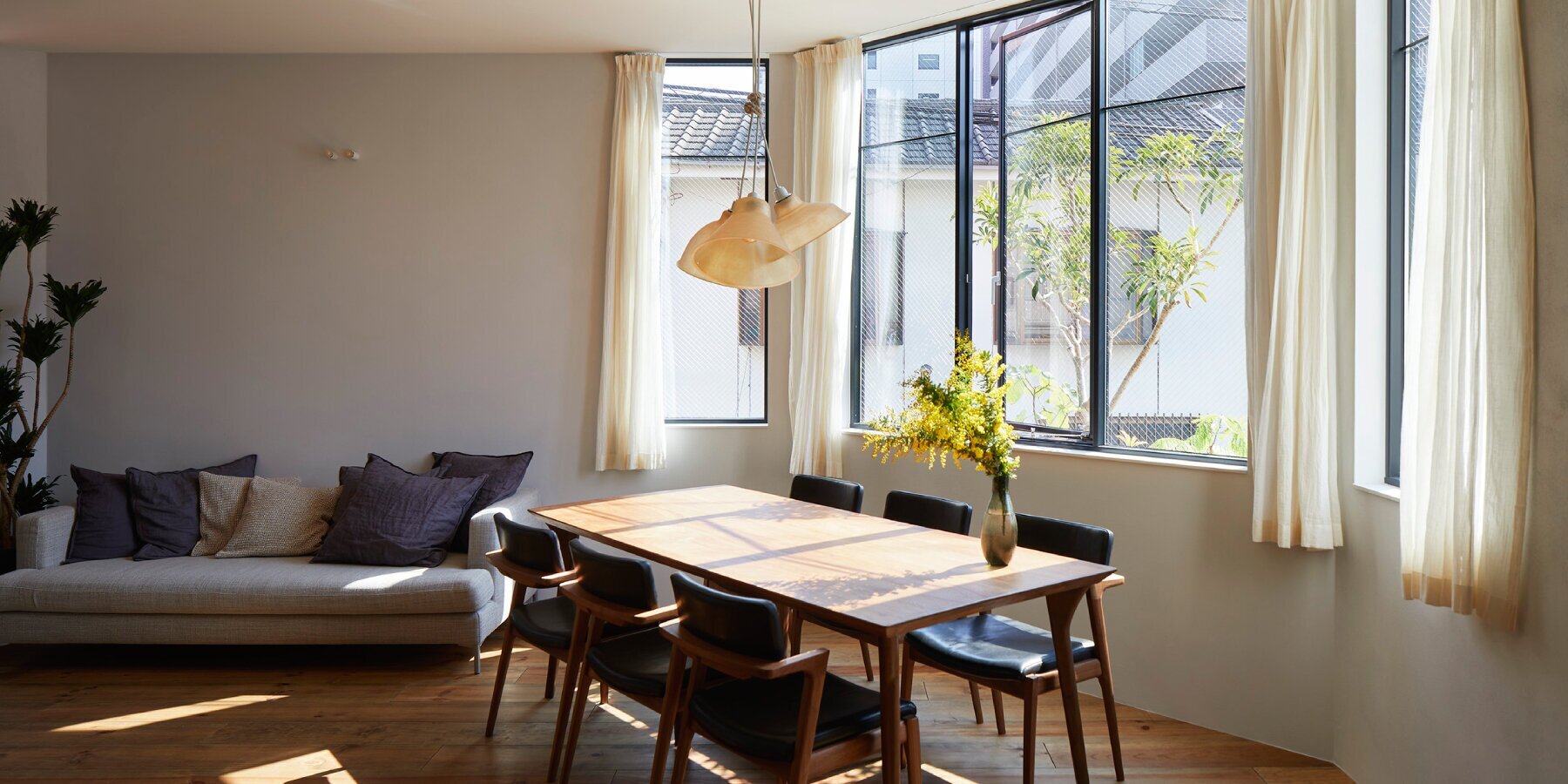 (تصاویر) معجزه معماران ژاپنی؛ خانه ۶۲ متری ژاپنی زیبا، جا دار و پر نور (تصاویر) معجزه معماران ژاپنی؛ خانه ۶۲ متری ژاپنی زیبا، جا دار و پر نور