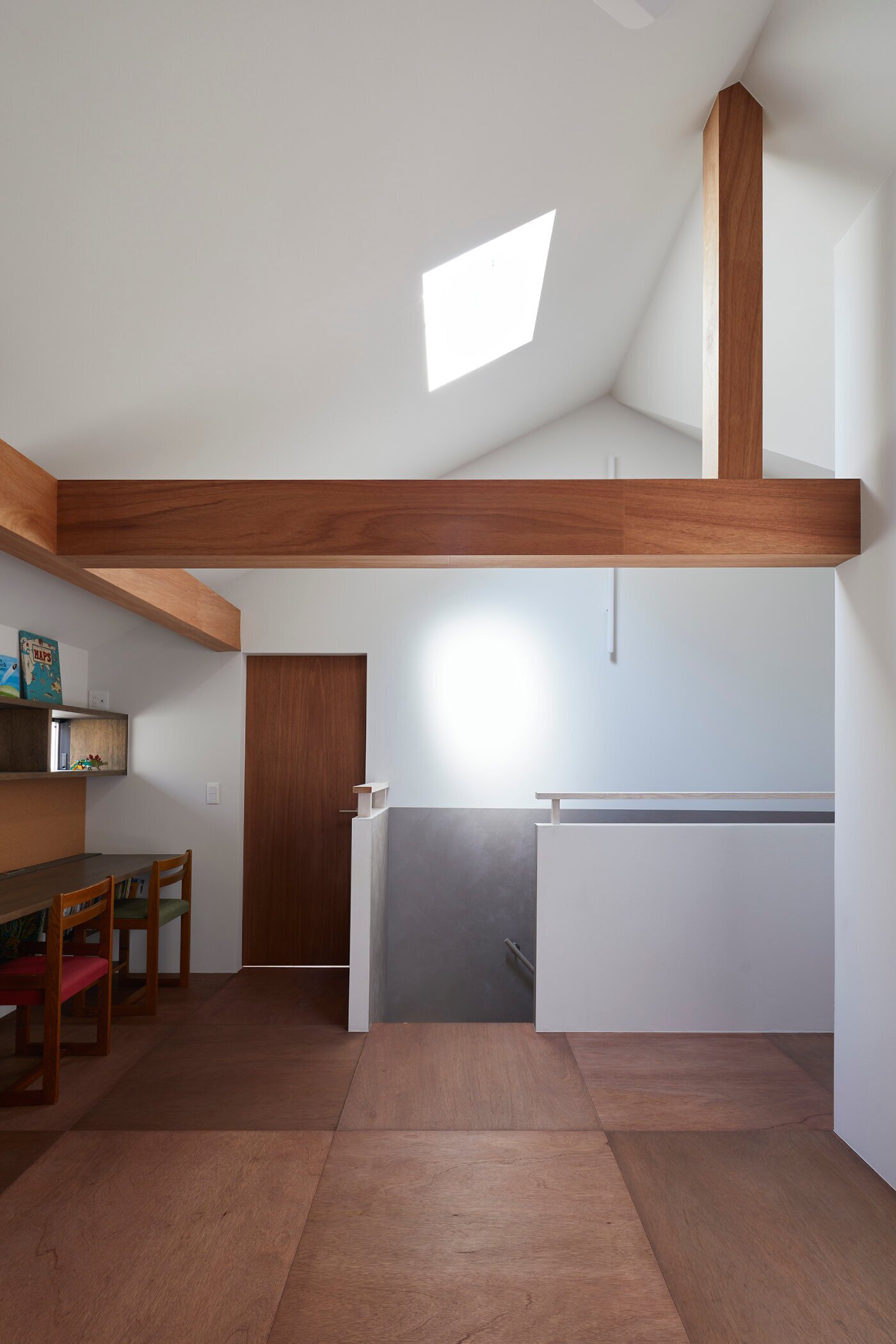 (تصاویر) معجزه معماران ژاپنی؛ خانه ۶۲ متری ژاپنی زیبا، جا دار و پر نور (تصاویر) معجزه معماران ژاپنی؛ خانه ۶۲ متری ژاپنی زیبا، جا دار و پر نور