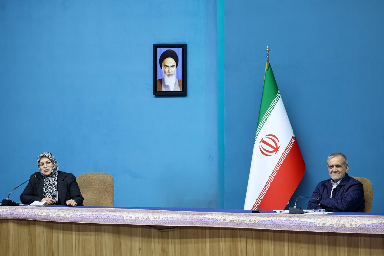 تصاویری از دیدار پزشکیان و اصلاح طلبان شورای مرکزی حزب اتحاد ملت