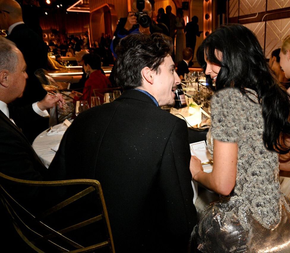 کایلی جنر و سلنا، گلدن گلوب را دِیت نایت کردند