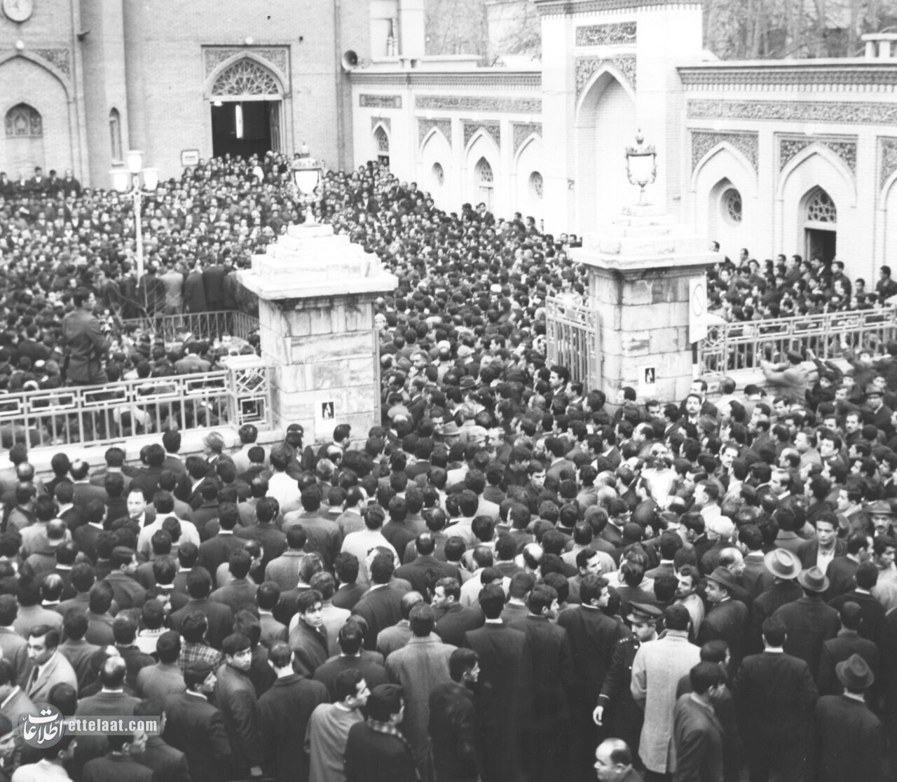 عکسهای کمتر دیدهشده از اولین ساعات درگذشت تختی عکسهای کمتر دیدهشده از اولین ساعات درگذشت تختی