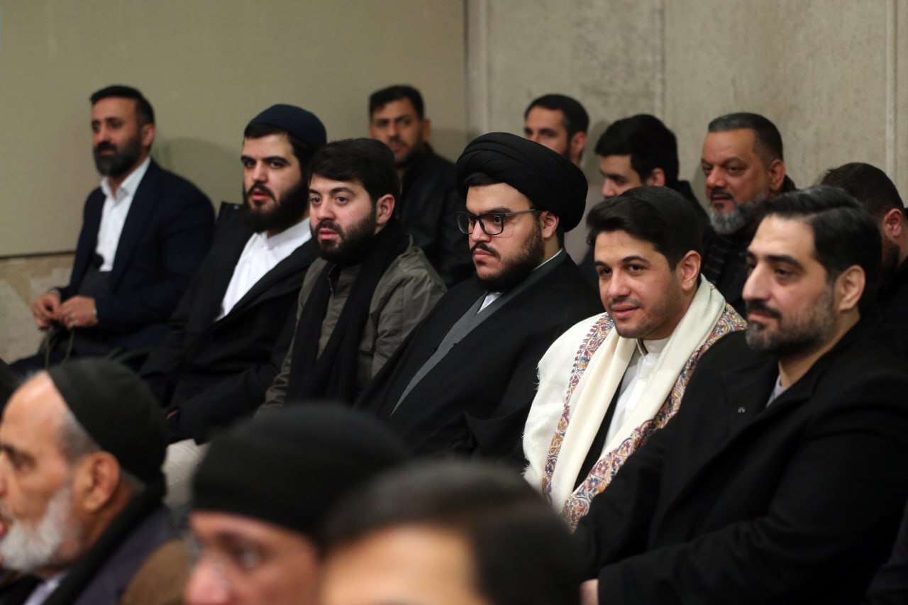 حضور حجتالاسلام سیدمحمدمهدی نصرالله فرزند شهید سیدحسن نصرالله در دیدار امروز رهبر انقلاب حضور حجتالاسلام سیدمحمدمهدی نصرالله فرزند شهید سیدحسن نصرالله در دیدار امروز رهبر انقلاب