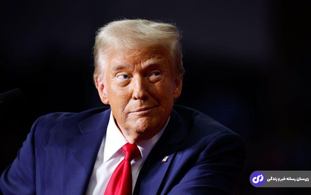 ترامپ روز اول کارش پشت یک میز کوچک مینشیند و «صد فرمان صادر میکند»! ترامپ روز اول کارش پشت یک میز کوچک مینشیند و «صد فرمان صادر میکند»!