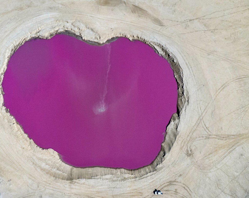 رنگ عجیب یک گل فشان در شمال ایران + تصاویر