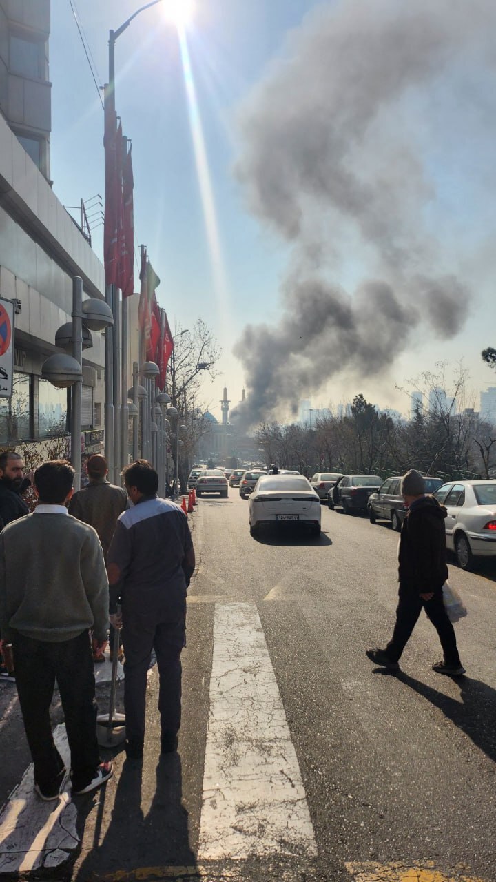 (عکس) آتش سوزی در نزدیکی بازارچه تجریش