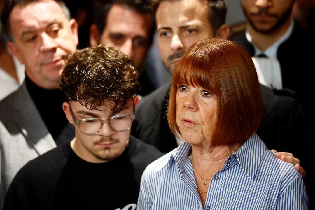 مردی که سال‌ها به دختر و همسرش در حالت بیهوشی تجاوز می‌کرد و از تجاوز مردهای غریبه به آنها فیلم می‌گرفت!