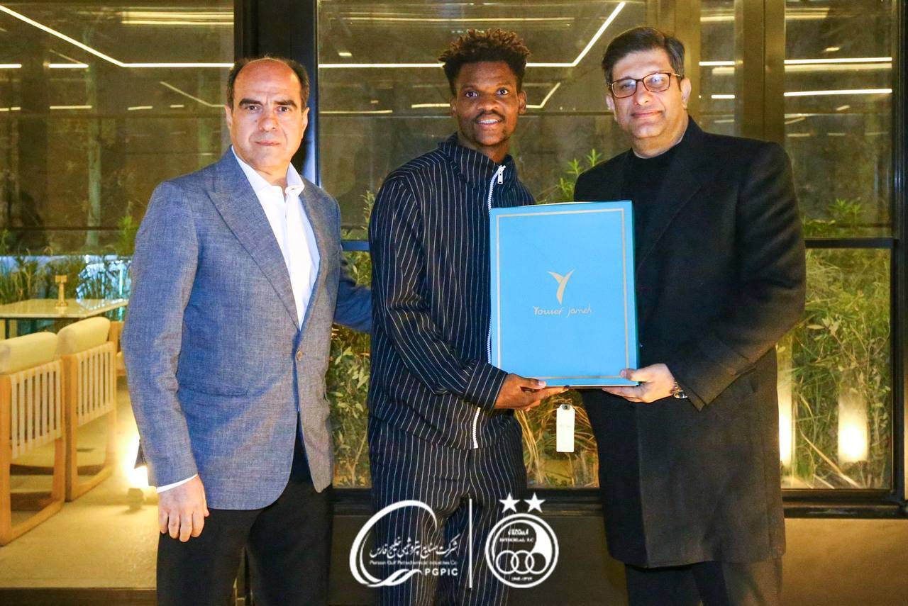 (تصاویر) جشن کریسمس لاکچری باشگاه استقلال برای خارجی‌ها