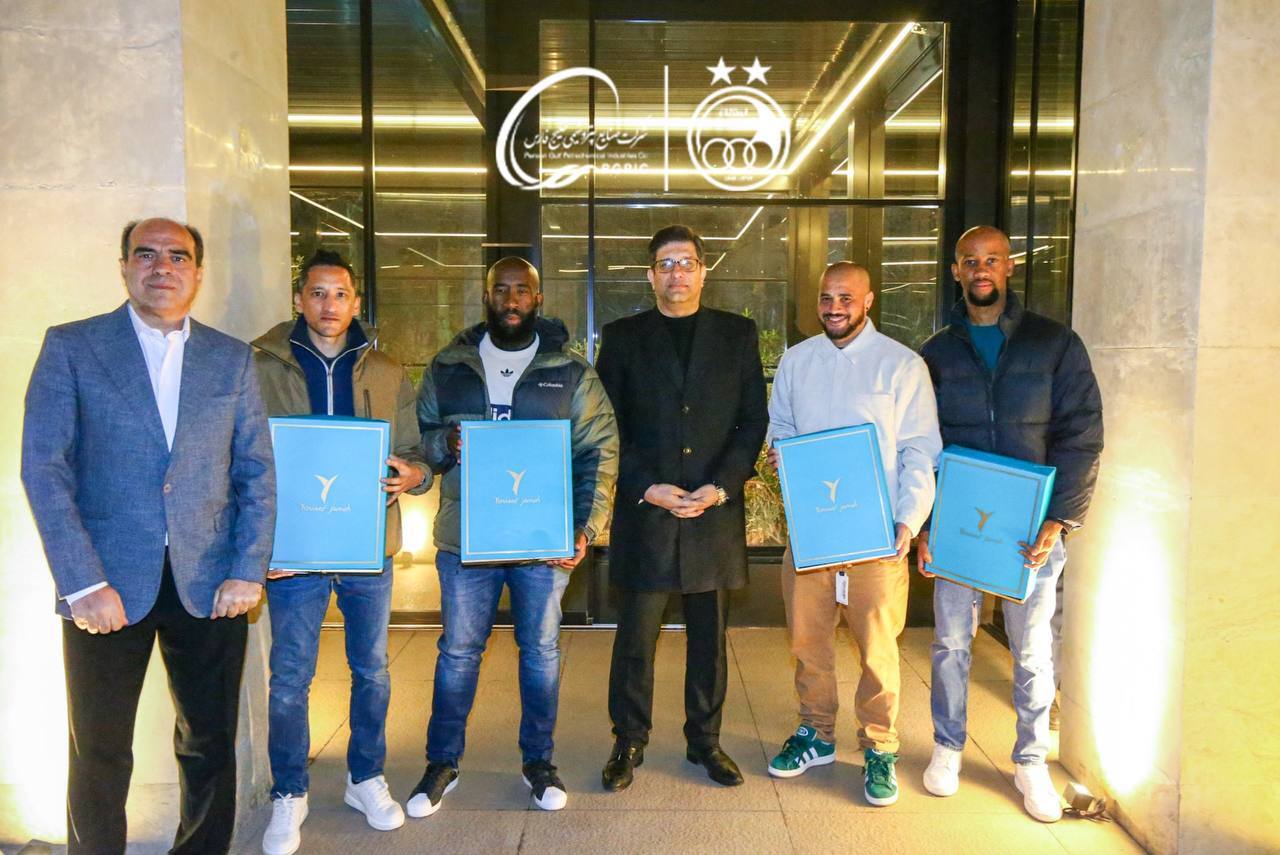 (تصاویر) جشن کریسمس لاکچری باشگاه استقلال برای خارجی‌ها