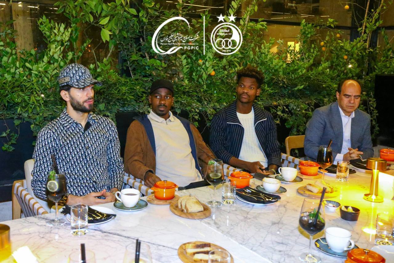 (تصاویر) جشن کریسمس لاکچری باشگاه استقلال برای خارجی‌ها