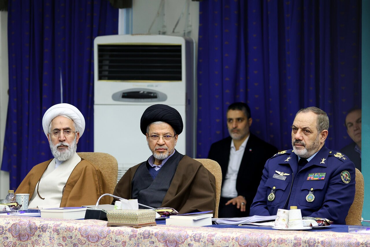 مقامات نظامی حاضر در جلسه رفع فیلترینگ چه کسانی بودند؟ مقامات نظامی حاضر در جلسه رفع فیلترینگ چه کسانی بودند؟