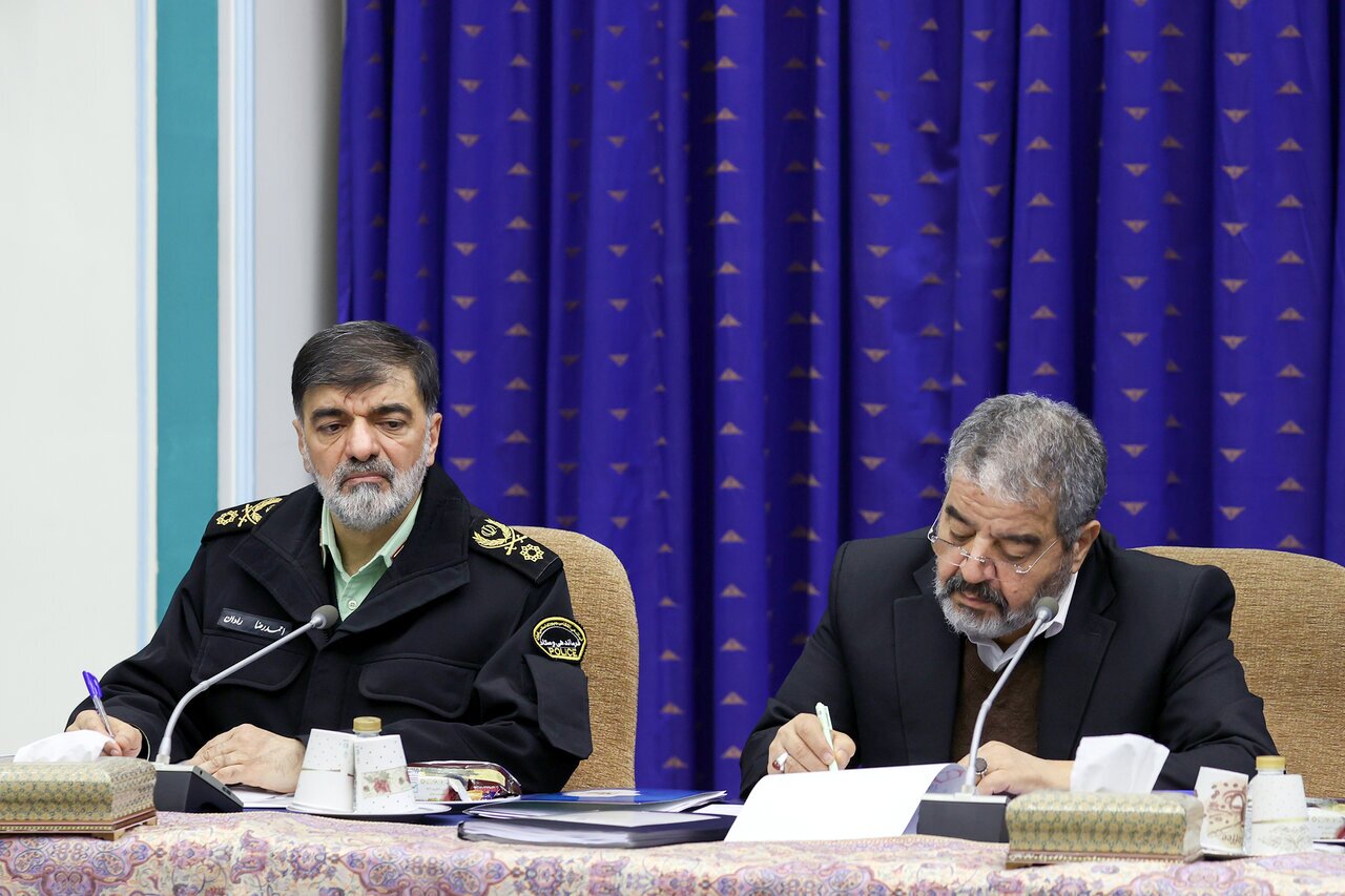 مقامات نظامی حاضر در جلسه رفع فیلترینگ چه کسانی بودند؟ مقامات نظامی حاضر در جلسه رفع فیلترینگ چه کسانی بودند؟