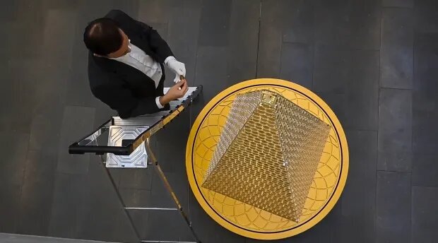 گرانترین درخت کریسمس در آلمان رونمایی شد گرانترین درخت کریسمس در آلمان رونمایی شد