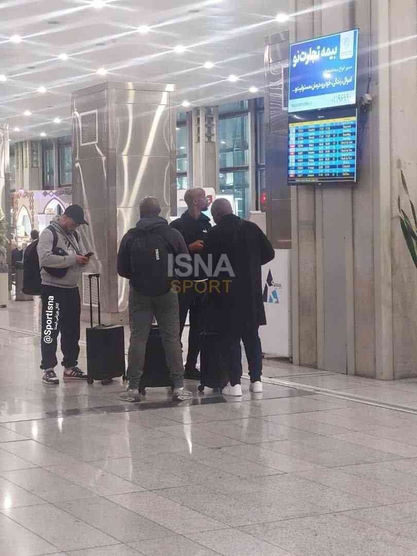 تصاویر داغ از موسیمانه در حال ترک ایران تصاویر داغ از موسیمانه در حال ترک ایران