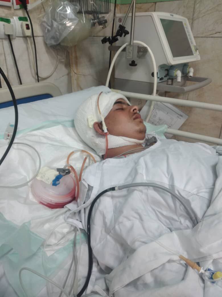 (عکس) وضعیت وخیم مهدی زرقانی هوادار پرسپولیس در بیمارستان (عکس) وضعیت وخیم مهدی زرقانی هوادار پرسپولیس در بیمارستان