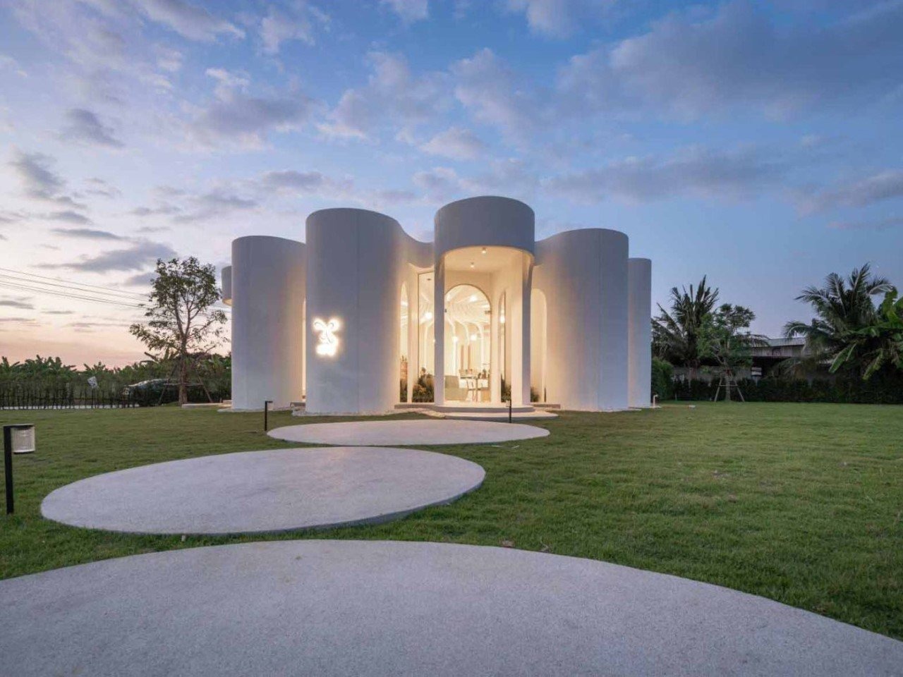 معروفترین کافه تایلند که شبیه رشد گلها طراحی شده است معروفترین کافه تایلند که شبیه رشد گلها طراحی شده است