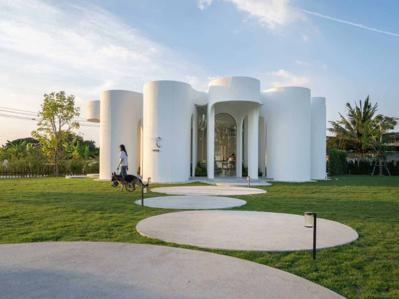 معروفترین کافه تایلند که شبیه رشد گلها طراحی شده است معروفترین کافه تایلند که شبیه رشد گلها طراحی شده است