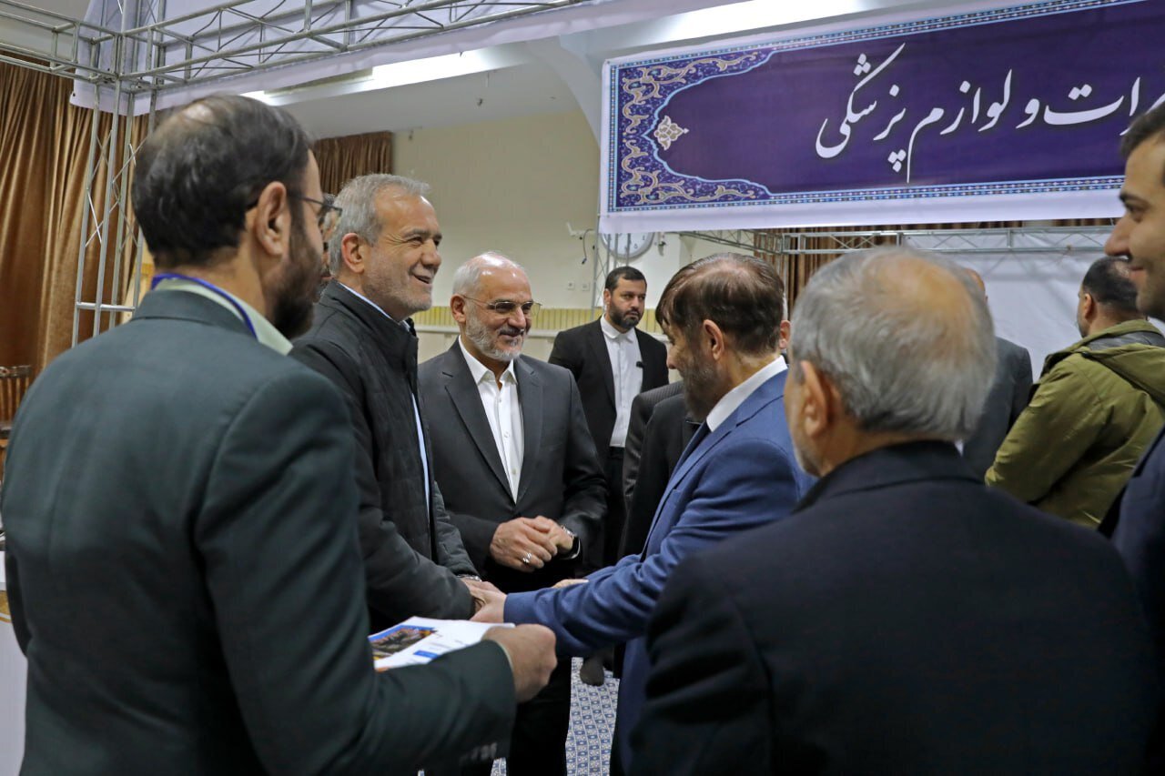 عکسی از ظریف در بیت رهبری بعد از بازگشت از داووس