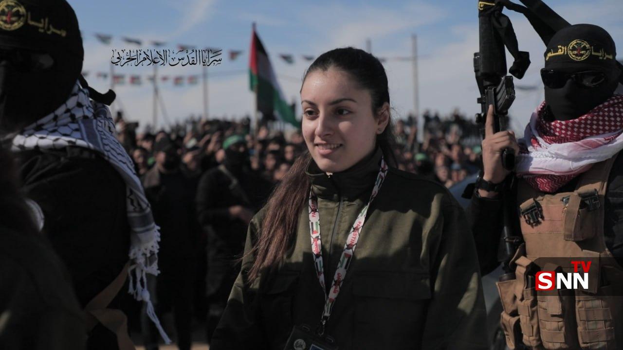 نمایش قدرت حماس در لحظه تحویل ۴ اسیر زن + تصاویر نمایش قدرت حماس در لحظه تحویل ۴ اسیر زن + تصاویر