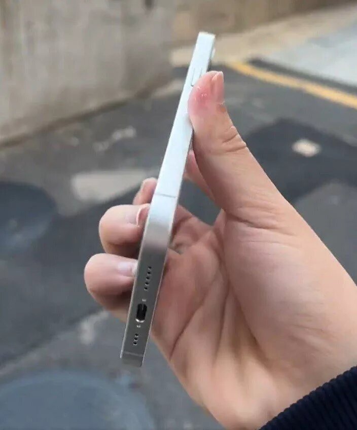 (تصاویر) آیفون ارزان با چهرهای متفاوت و ساده (تصاویر) آیفون ارزان با چهرهای متفاوت و ساده