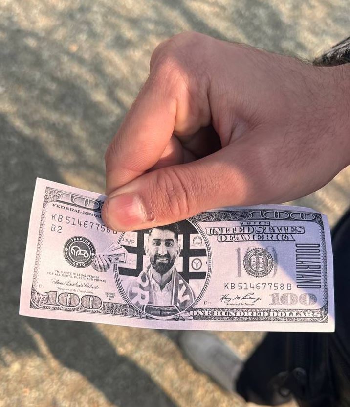 (عکس) استقبال جنجالی هواداران پرسپولیس از بیرانوند