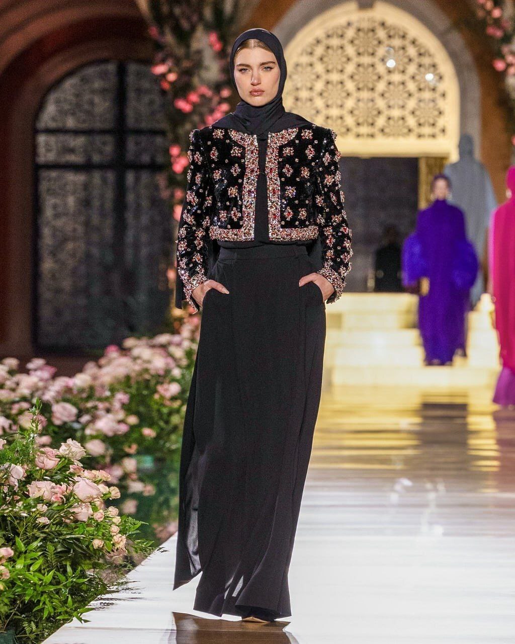 دولچه و گابانا جدیدترین کالکشن حجاب را در عربستان رونمایی کرد دولچه و گابانا جدیدترین کالکشن حجاب را در عربستان رونمایی کرد