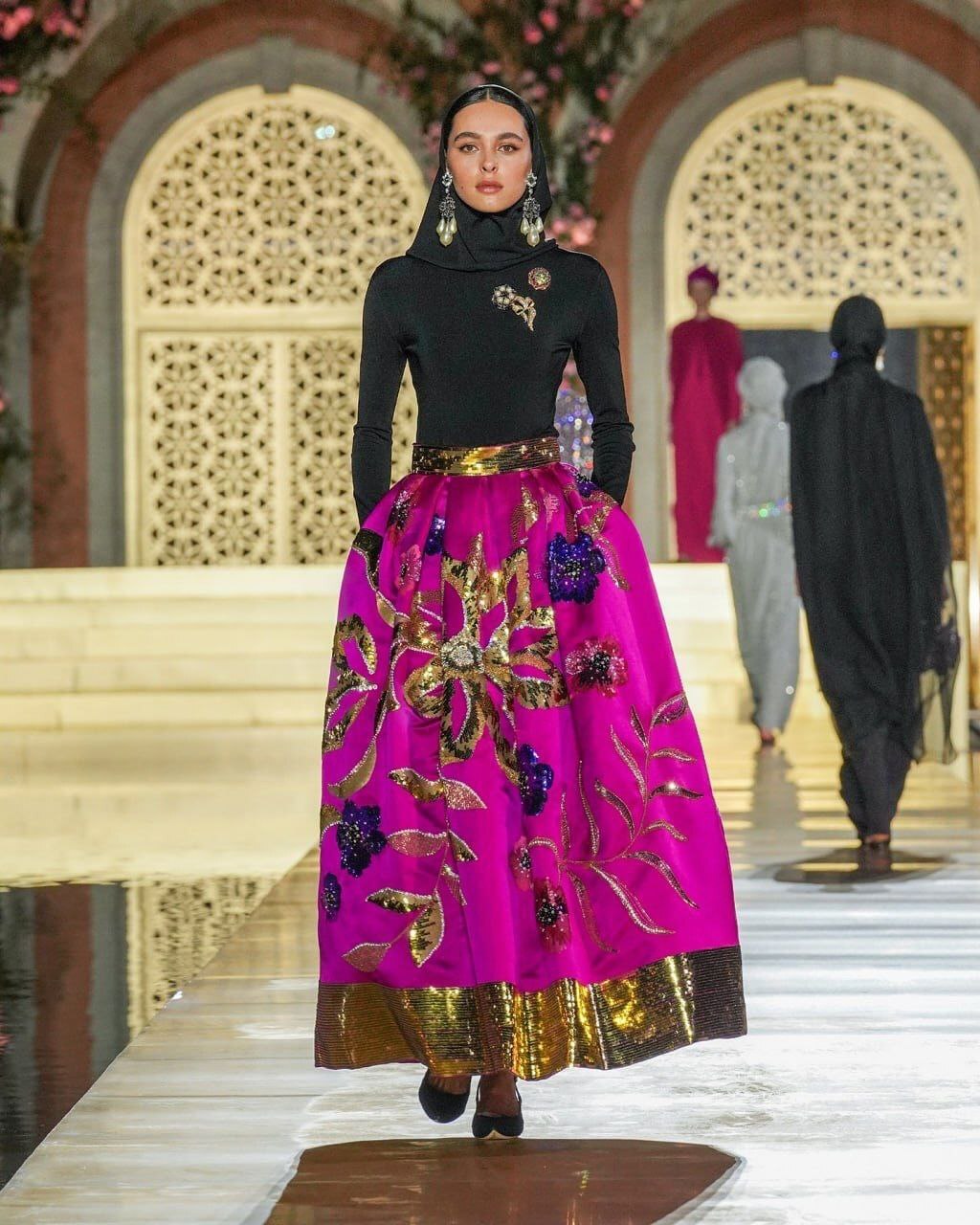 دولچه و گابانا جدیدترین کالکشن حجاب را در عربستان رونمایی کرد دولچه و گابانا جدیدترین کالکشن حجاب را در عربستان رونمایی کرد