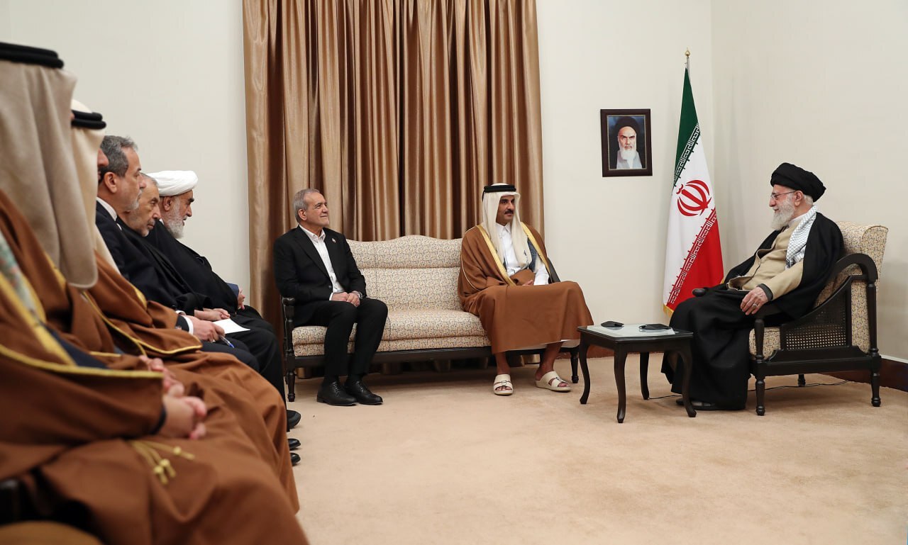 اولین تصاویر از دیدار امیر قطر با رهبر انقلاب