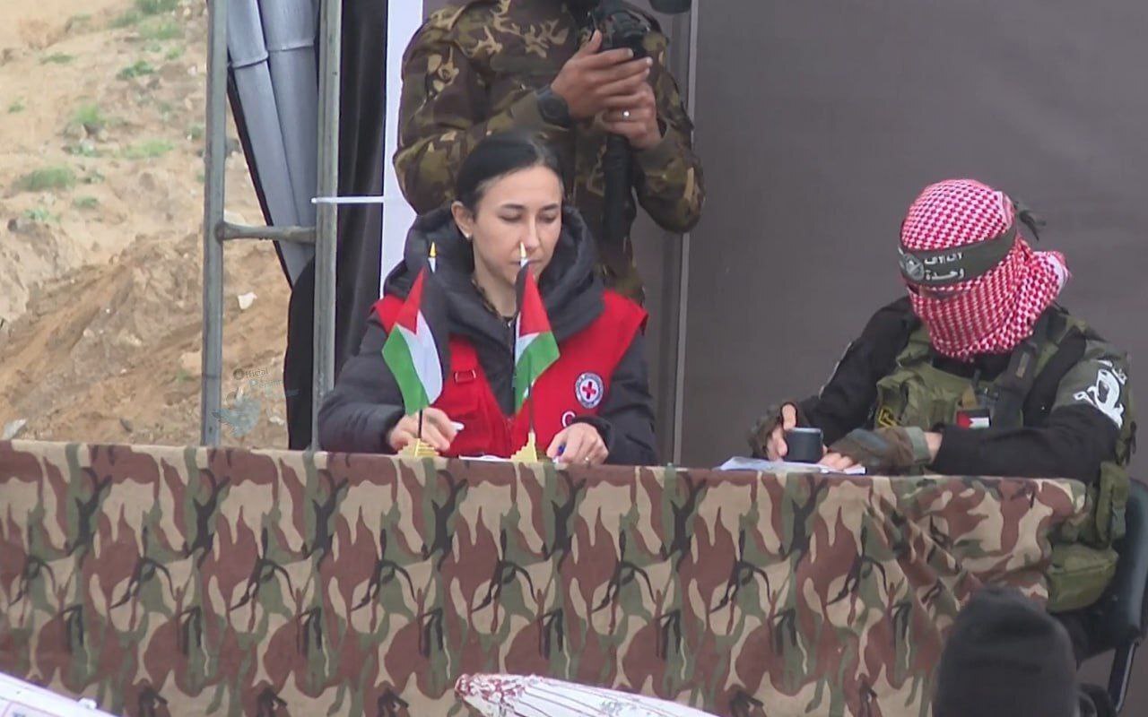 تحویل اجساد ۴ گروگان اسرائیلی به صلیب سرخ در خان یونس