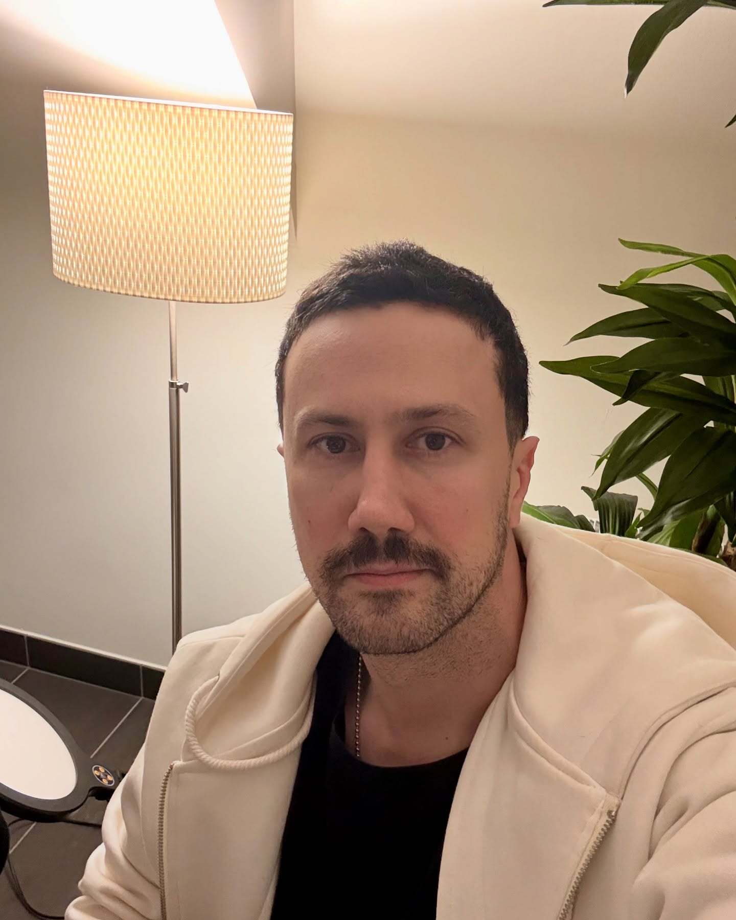 شمایل تازه بازیگر سریال دلنوازان در ۴۴ سالگی