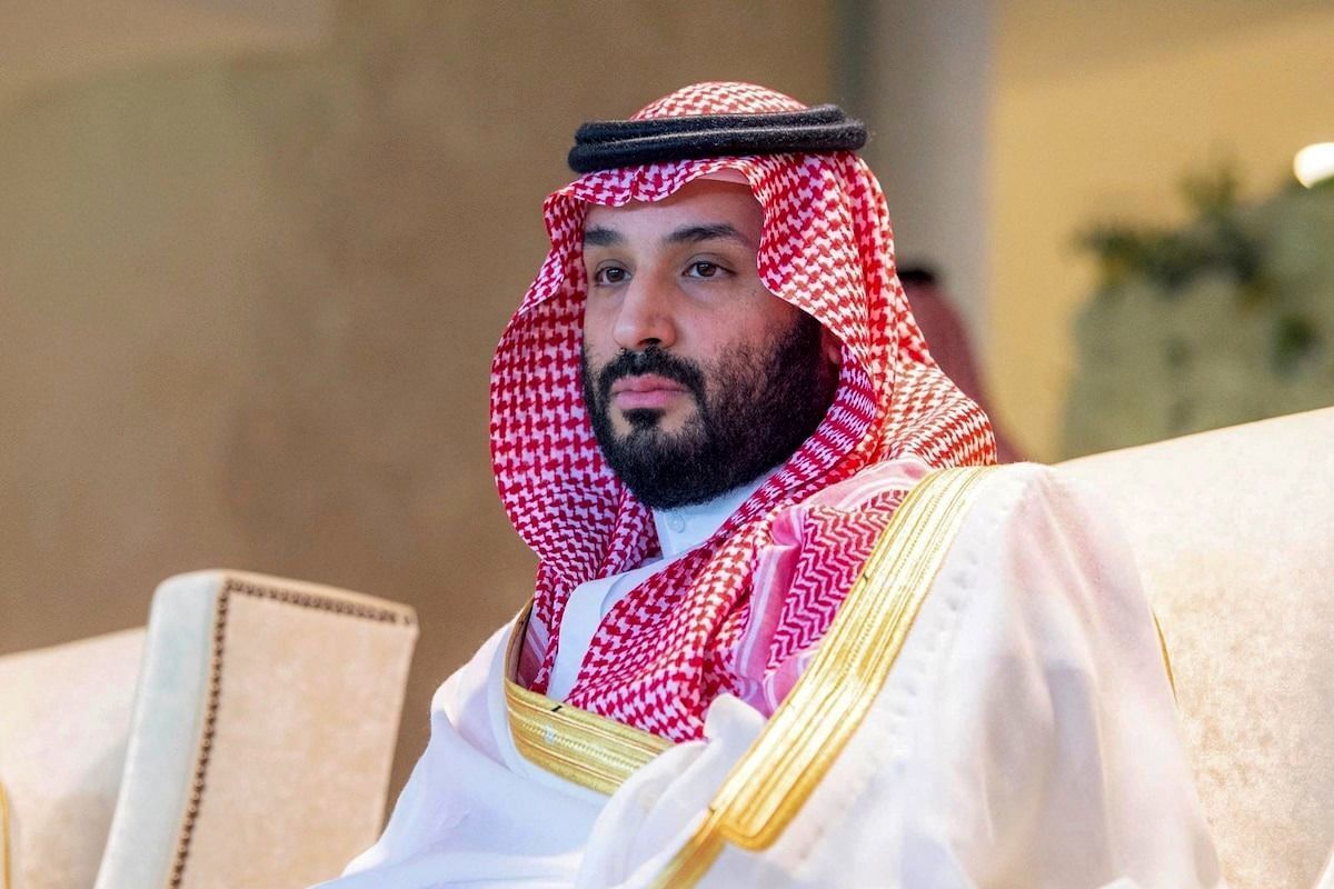 عکس عجیبی از بن‌سلمان در دفتر کارش که وایرال شد + عکس