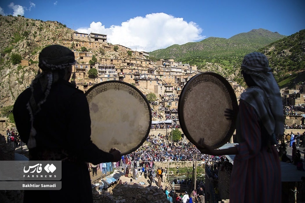(عکس) جشن هزار دف، با سانسور تصاویر زنان نوازنده! (عکس) جشن هزار دف، با سانسور تصاویر زنان نوازنده!