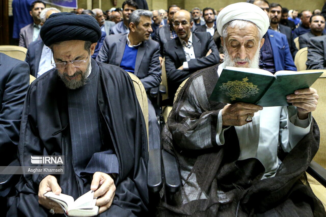 تصاویری از حضور کاظم صدیقی در مجلس ترحیم معاون احمدی‌نژاد