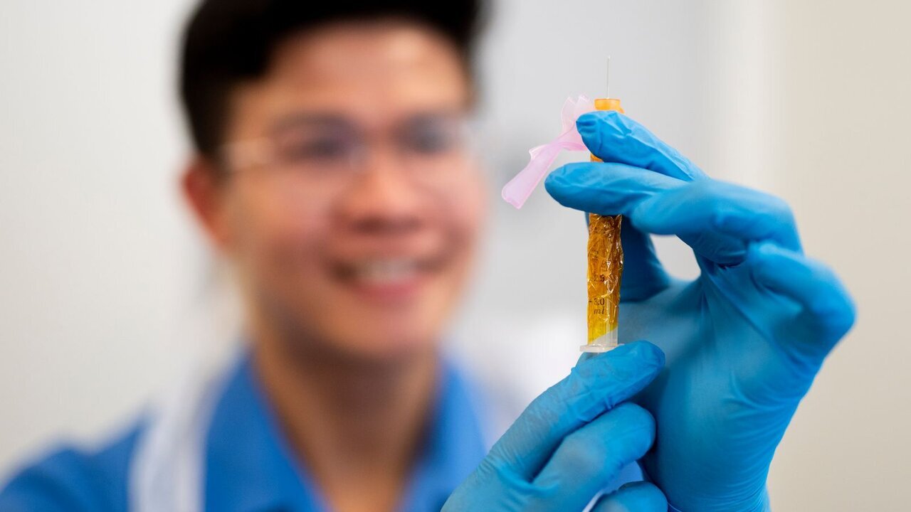 خبر مهم درمان سرطان؛ اولین واکسن سرطان در این کشور تزریق شد خبر مهم درمان سرطان؛ اولین واکسن سرطان در این کشور تزریق شد