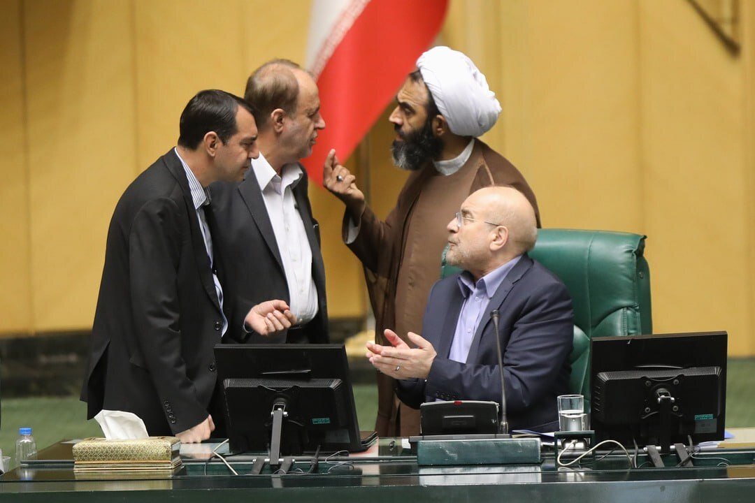 (عکس) قالیباف و رقیب‌اش شکار دوربین عکاسان شدند