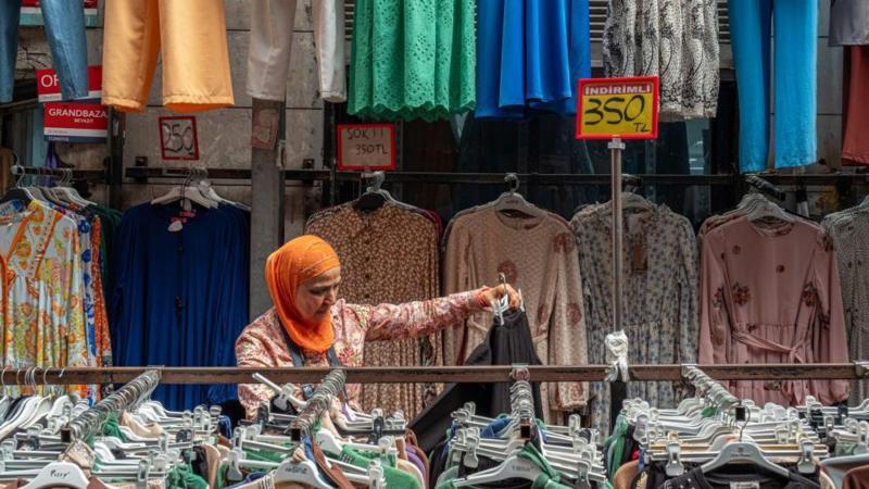 ابرتورم در ترکیه چگونه مردم را بدهکار می‌کند؟