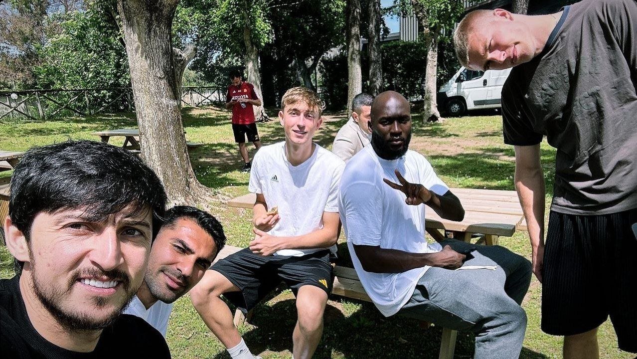 دورهمی سردار آزمون و ستاره‌های رم + عکس