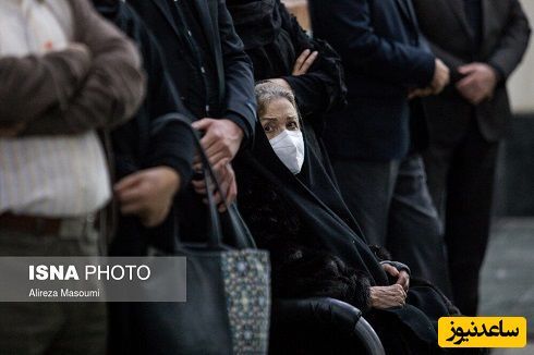گریه‌های تلخ همسر اول محمدرضا شجریان در مراسم تشییع اسطوره تکرار نشدنی موسیقی+عکس