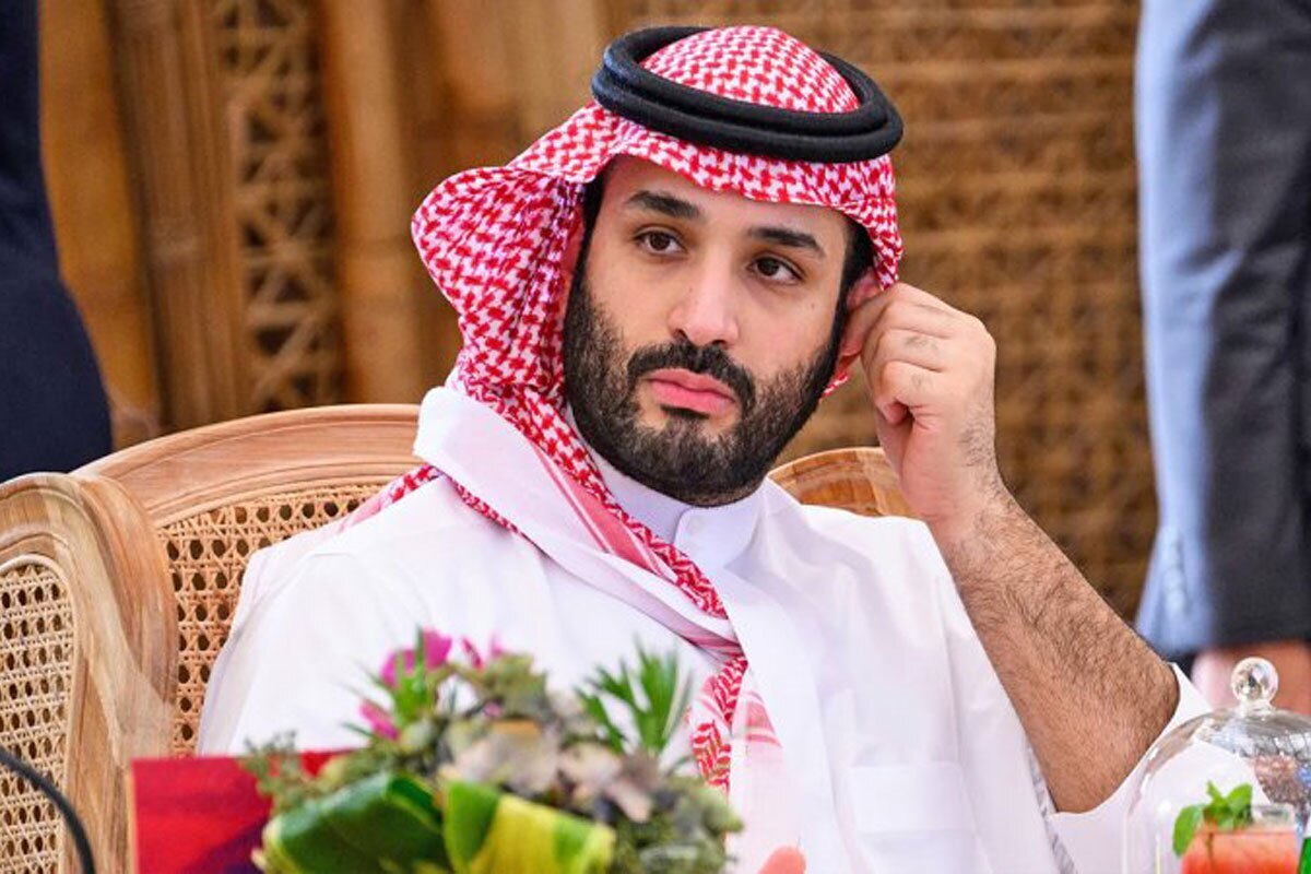 (عکس) تصویری متفاوت از بن سلمان با یک عینک عجیب!