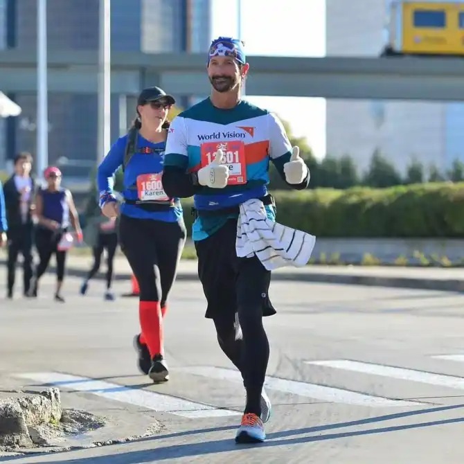 (تصاویر) این مرد ۶۱ ساله، به نظر ۳۰ ساله میآید! راز چیست؟ (تصاویر) این مرد ۶۱ ساله، به نظر ۳۰ ساله میآید! راز چیست؟