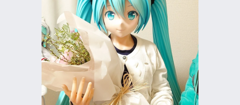 (تصاویر) ازدواج مرد ژاپنی با عروسک مشهور دیجیتالی