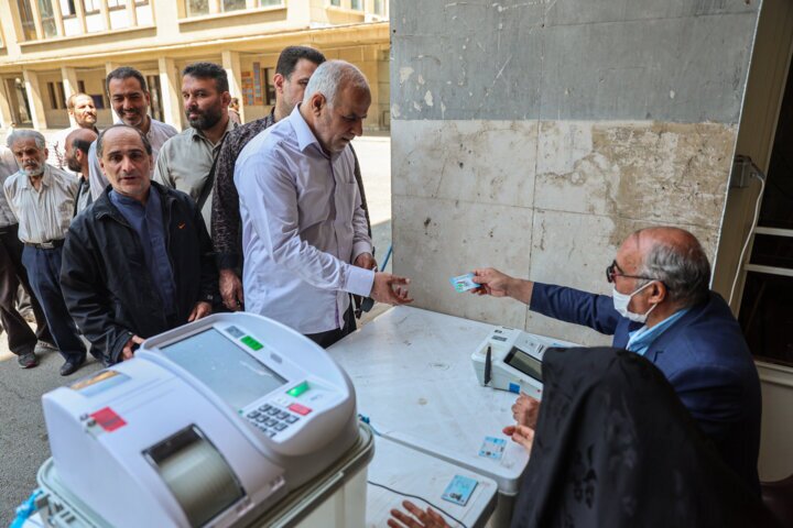 فرماندار تهران: انتخابات ریاست جمهوری ۱۴۰۴ الکترونیکی برگزار میشود فرماندار تهران: انتخابات ریاست جمهوری ۱۴۰۴ الکترونیکی برگزار میشود
