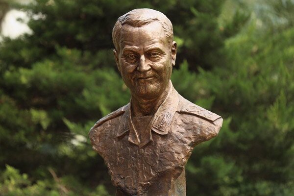 واکنش نرجس سلیمانی به ساخت موزه شهید سلیمانی: خطا نکنید