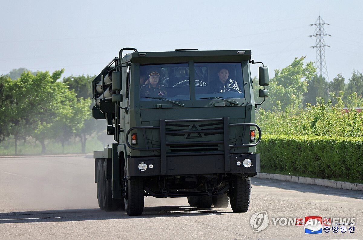 تصاویر | رهبر کره شمالی دست به اسلحه شد تصاویر | رهبر کره شمالی دست به اسلحه شد